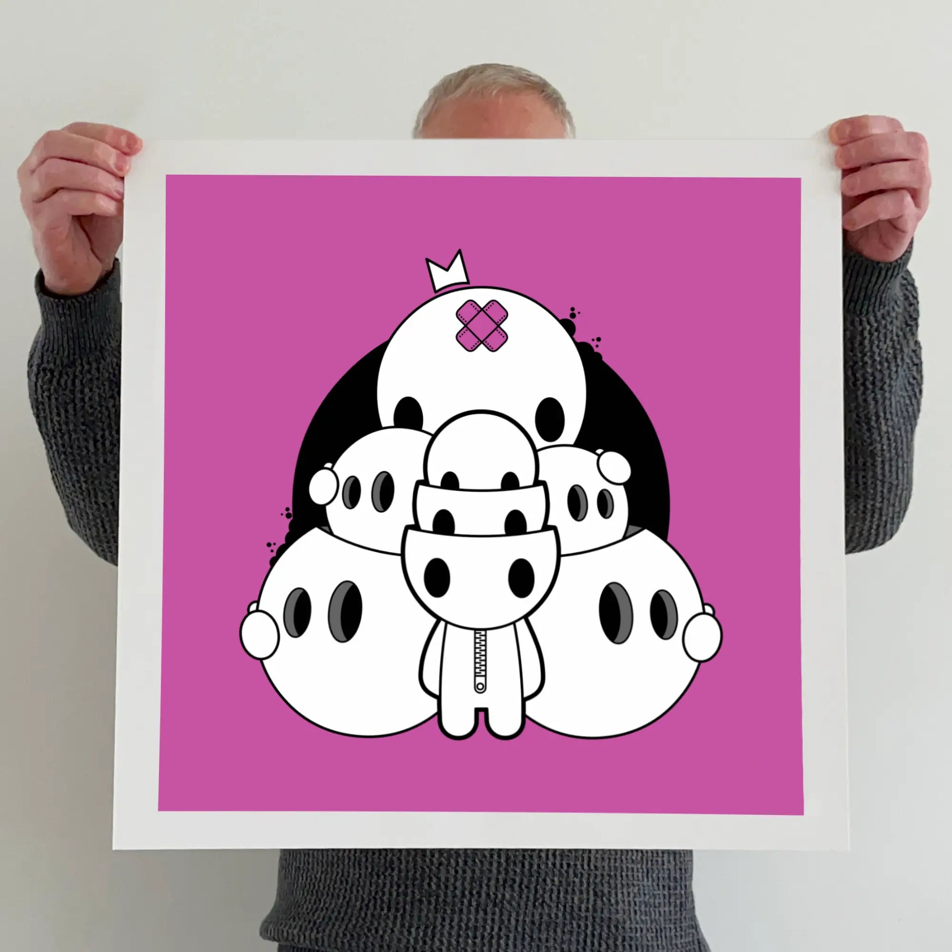 Ran holding a "Free your mind" print 